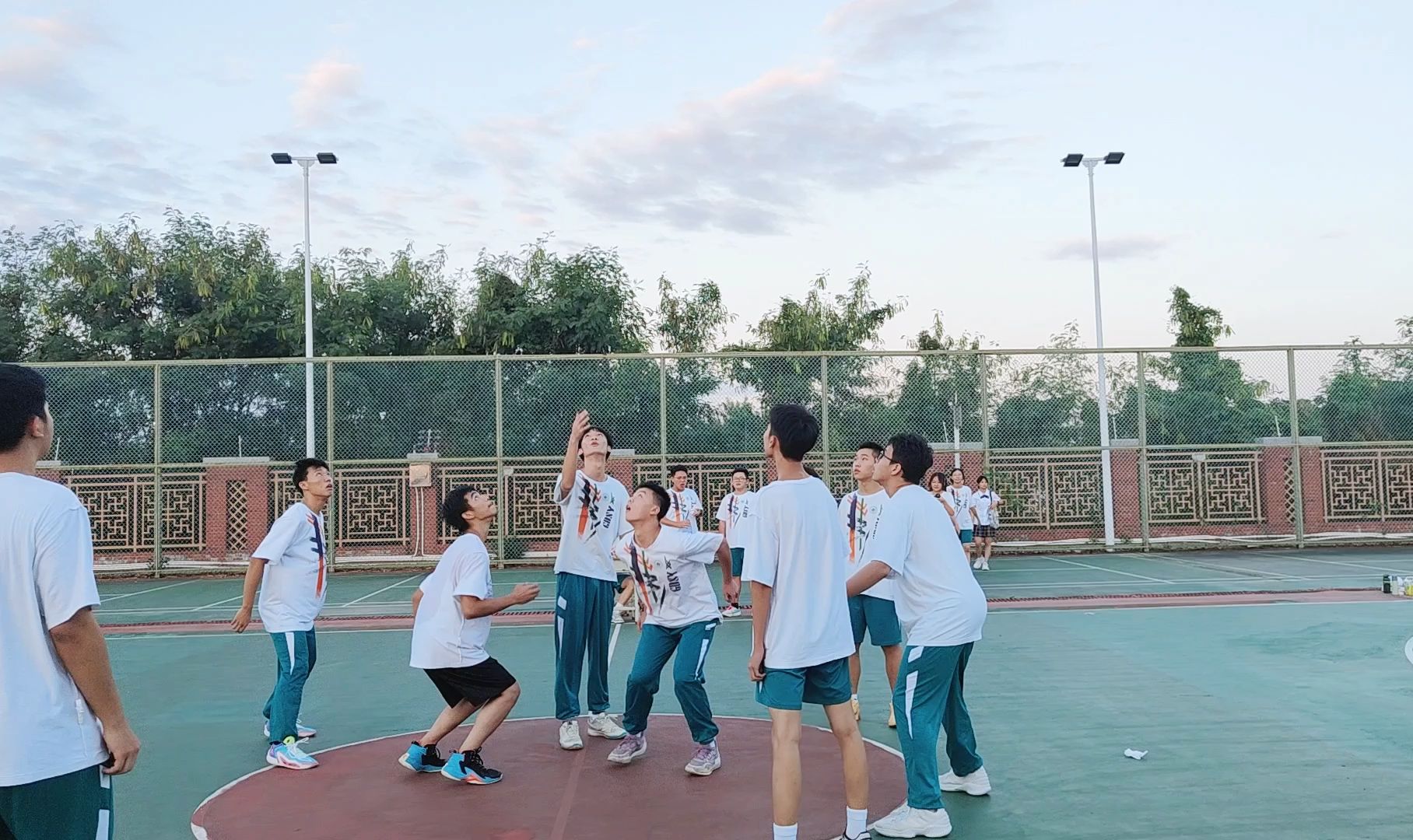 米兰全站APP下载-关于各大高校篮球赛火热进行，学子青春展现无限活力的信息