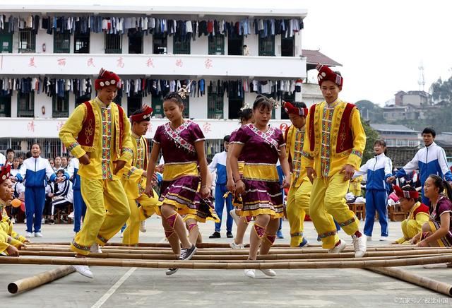 关于传统竹竿舞竞技,民族文化的青春展演的信息 关于传统竹竿舞竞技,民族文化的青春展演的信息