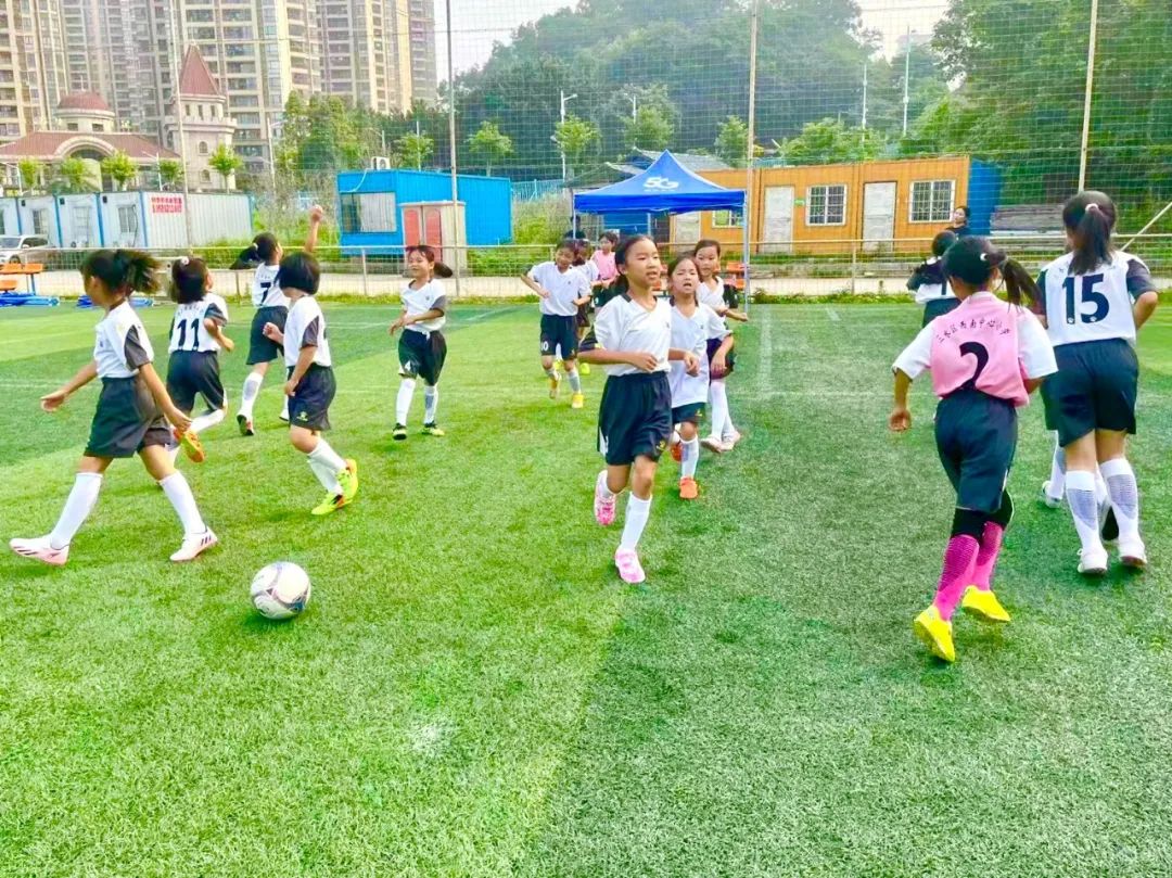 关于校园足球特色课程走入中小学,培育青少体育基础的信息 关于校园足球特色课程走入中小学,培育青少体育基础的信息