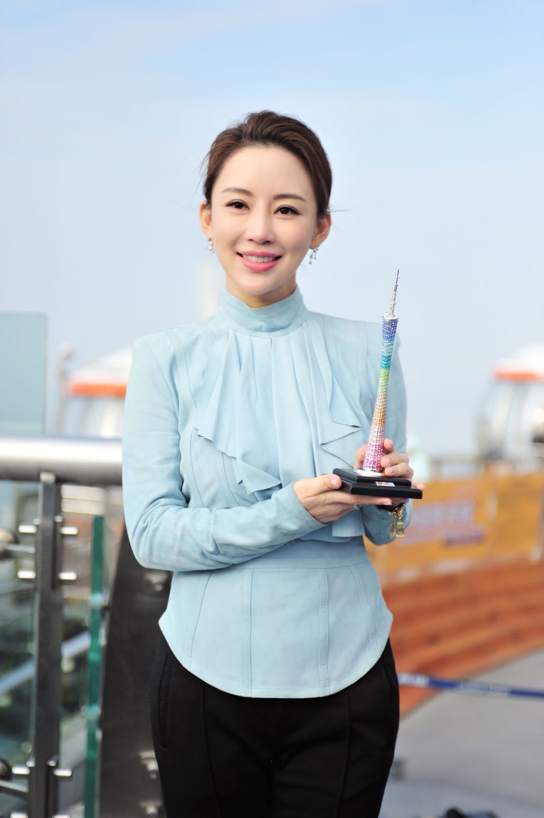 米兰全站APP正式版下载-运动员跨界合作：用台球讲述青春故事的简单介绍