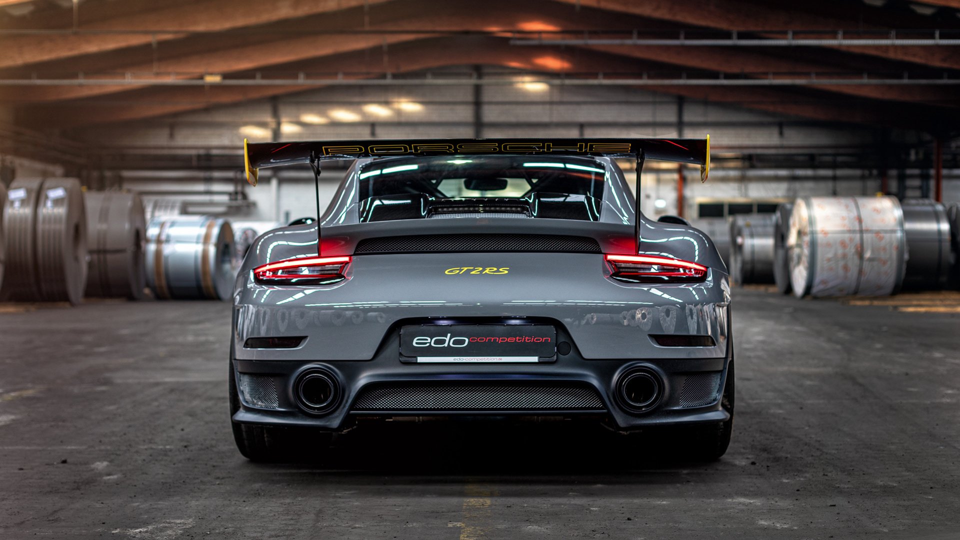 米兰体育官方网站APP下载-2018年东部决赛：凯尔特人在与骑士的系列赛中，塔图姆多次关键得分帮助球队艰难赢得几场比赛，展现了年轻一代的崛起。