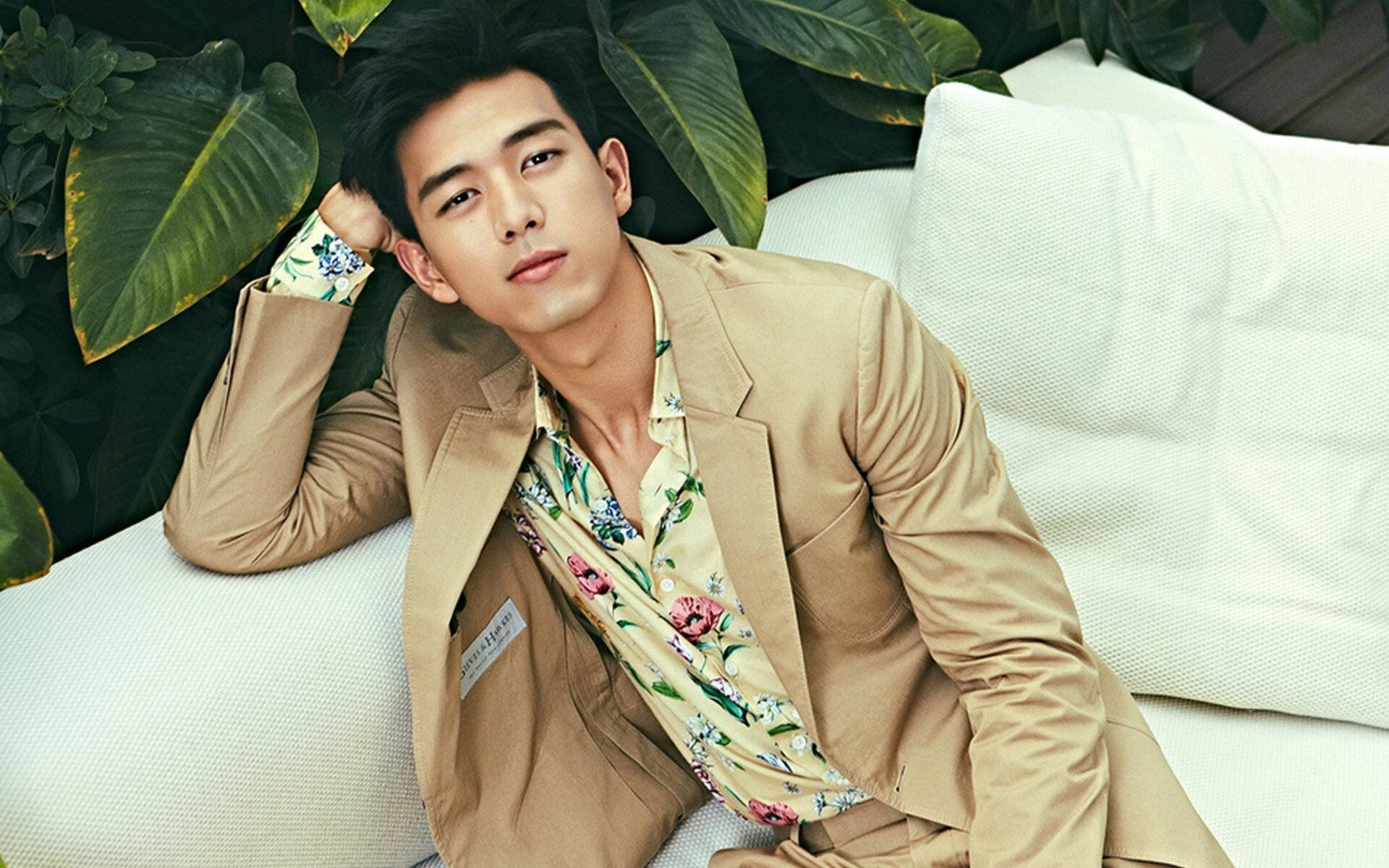 米兰体育官网-青年才俊：法甲未来之星崭头角