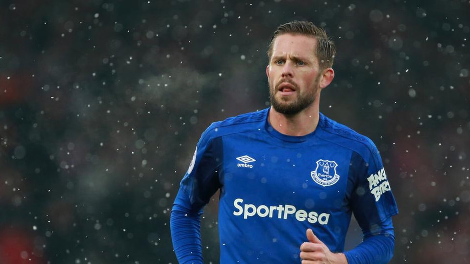 “紧控局面！防守妙招让强队束手无策”，紧盯防守