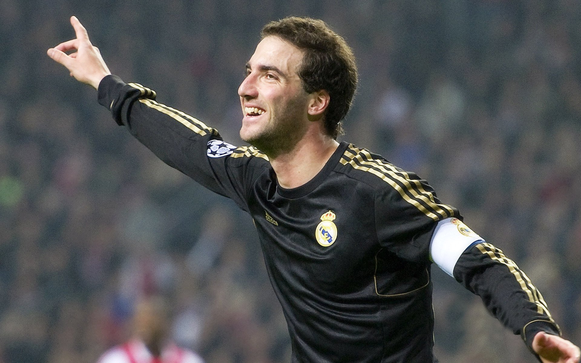 米兰体育官网-“西甲强队拼抢失误，积分榜位置变动”，西甲甲积分榜2020-2021