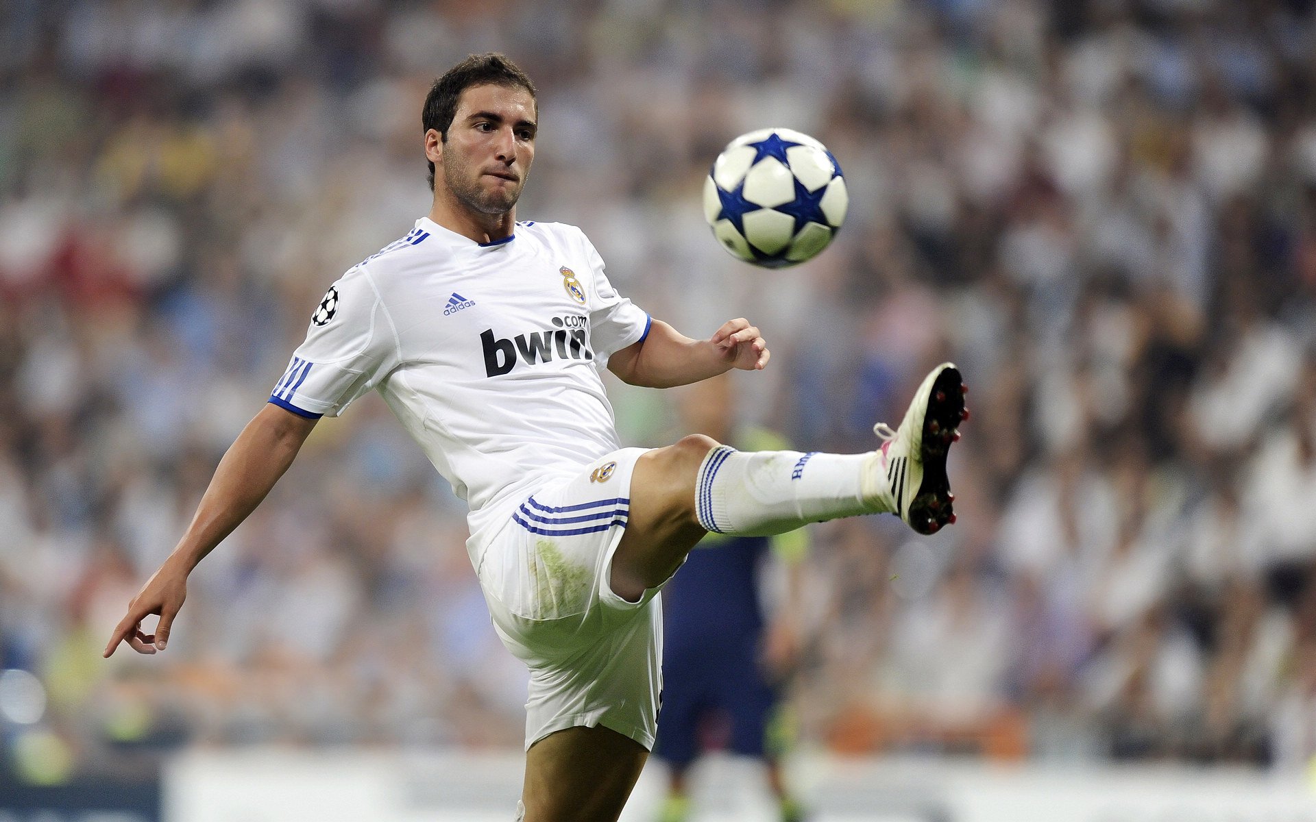 激烈争夺欧冠门票，西甲每场都精彩纷呈，西甲球队欧冠